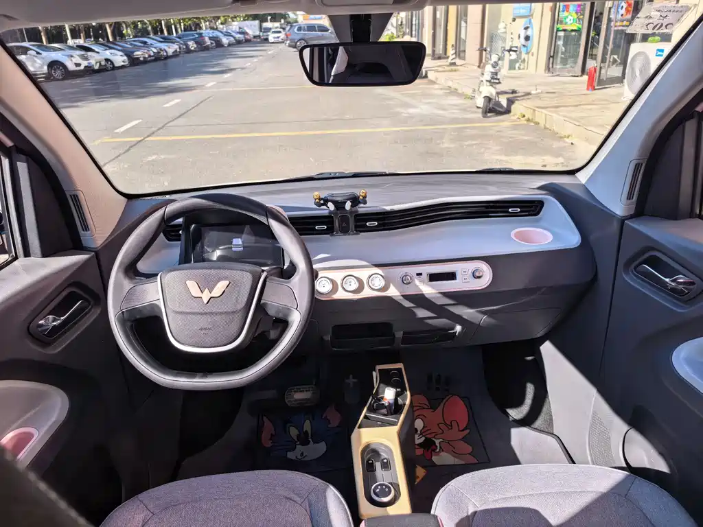 Wuling MINIEV — миниатюра 4