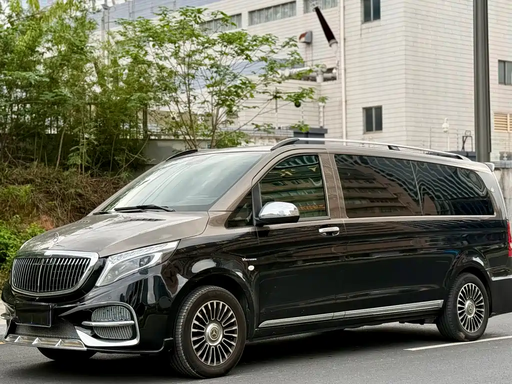 Mercedes-Benz Vito 2021 2.0T Elite 7 мест