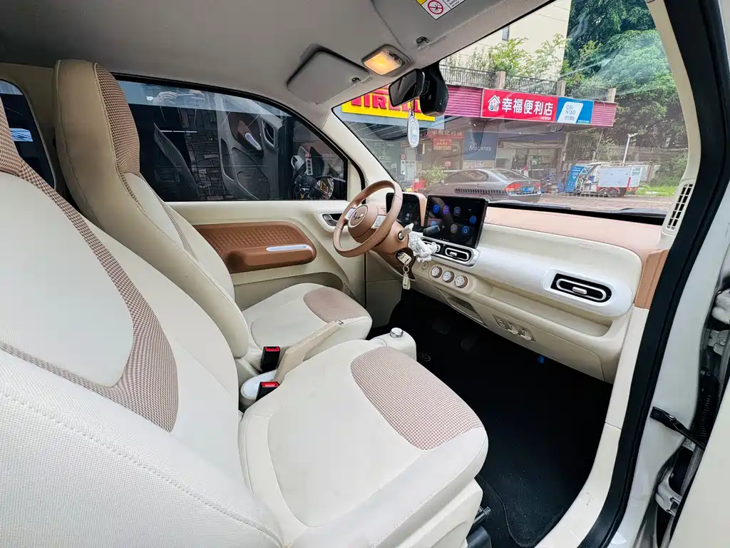 Wuling MINIEV — миниатюра 6