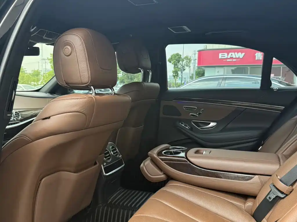 Mercedes-Benz S-Class — миниатюра 6