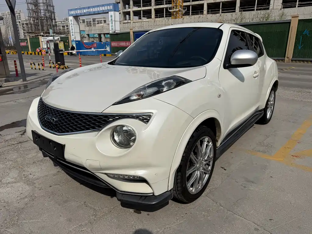 Infiniti ESQ 2015