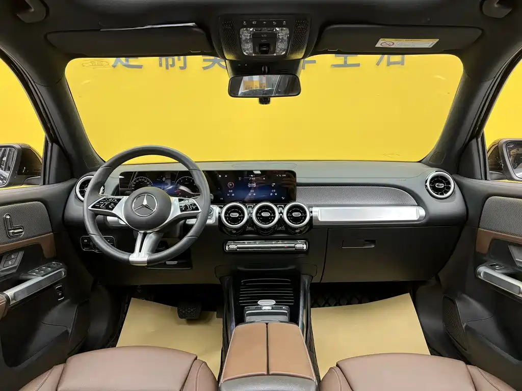 Mercedes-Benz GLB — миниатюра 39