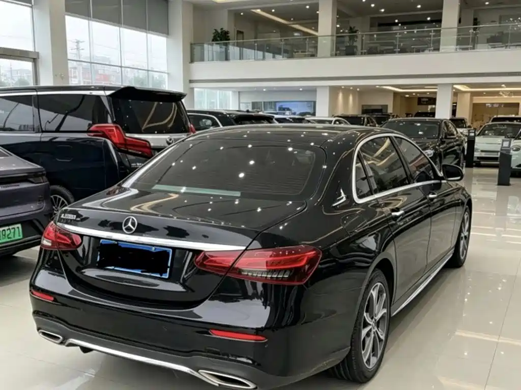 Mercedes-Benz E-Class — миниатюра 5