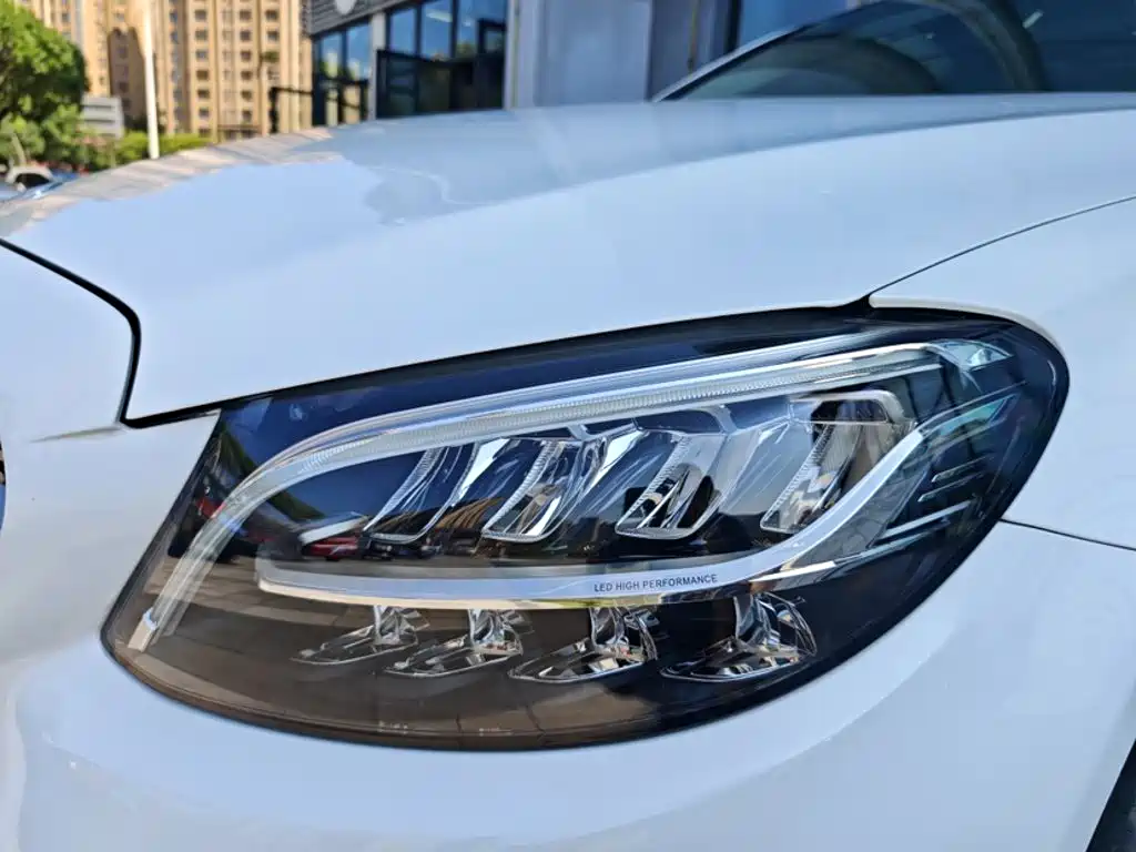 Mercedes-Benz C-Class — миниатюра 13