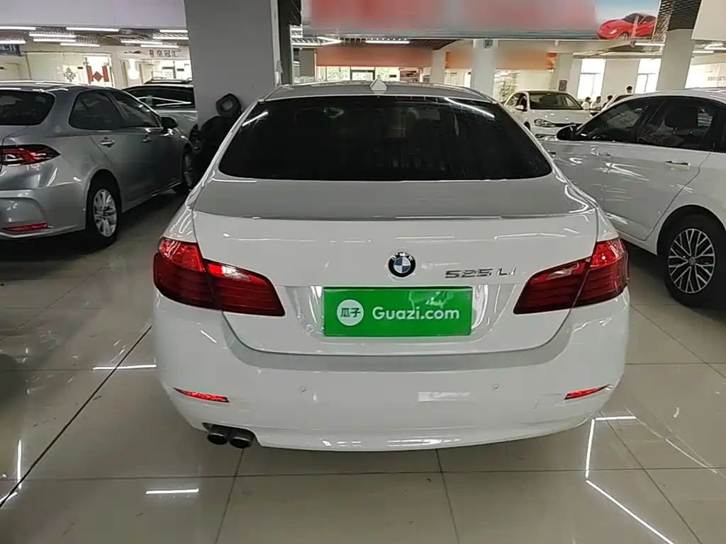 BMW 5 Series — миниатюра 6