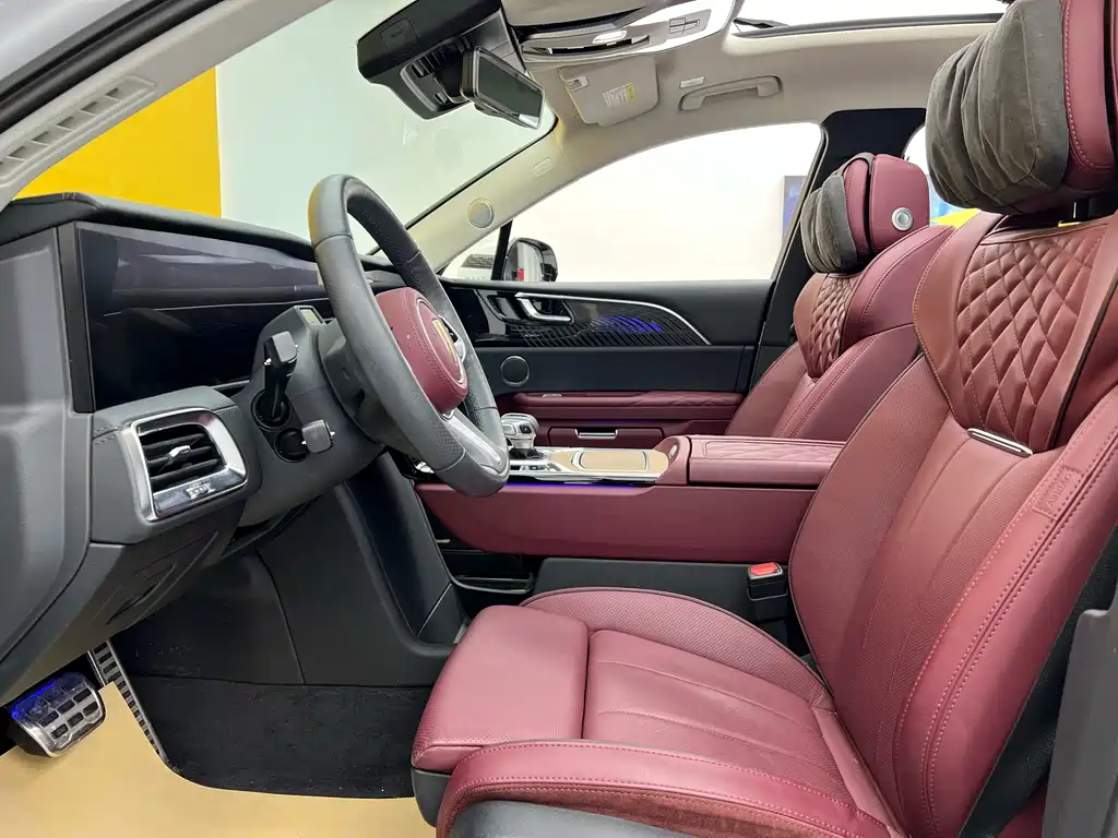 Hongqi E-HS9 2022 660km мест
