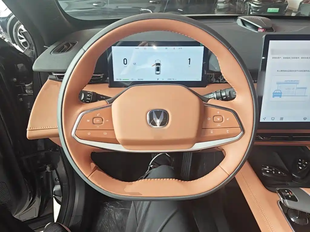 Changan UNI-Z New Energy — миниатюра 11