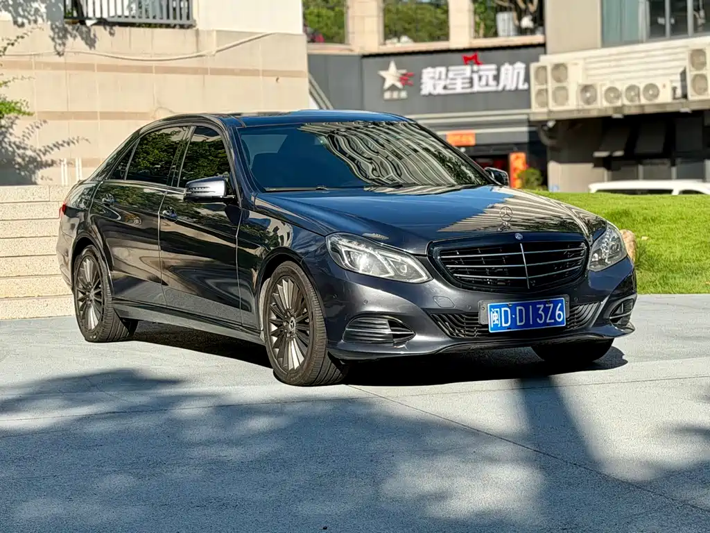 Mercedes-Benz E-Class — миниатюра 3