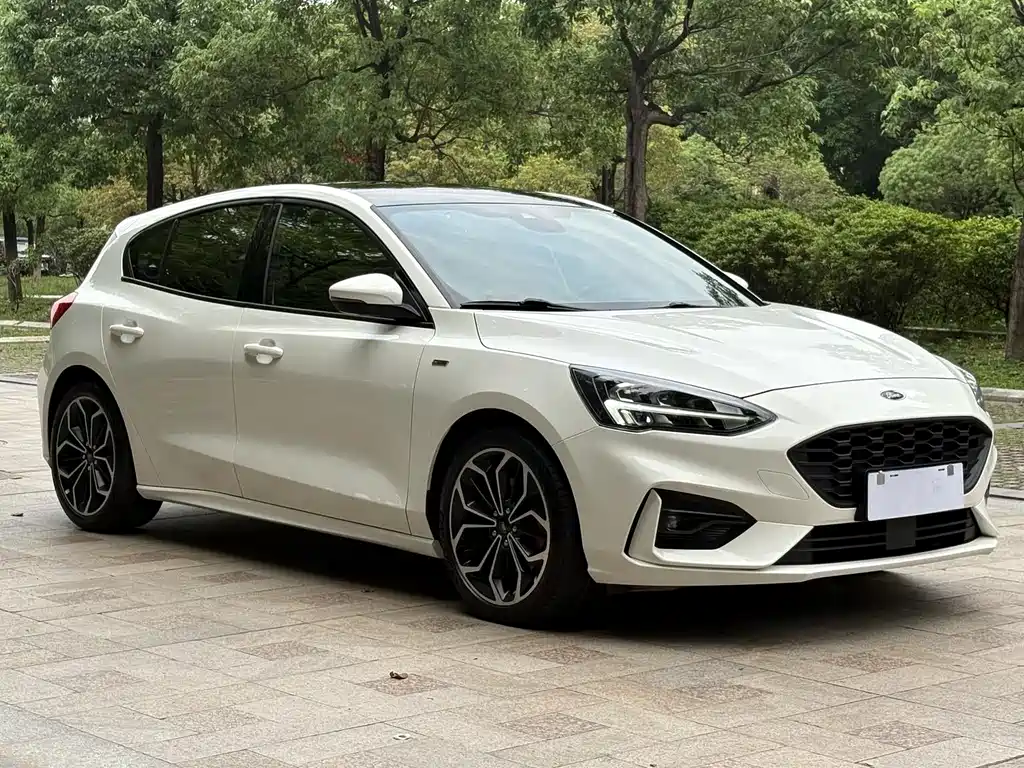 Ford Focus 2021 EcoBoost 180 AT ST Line