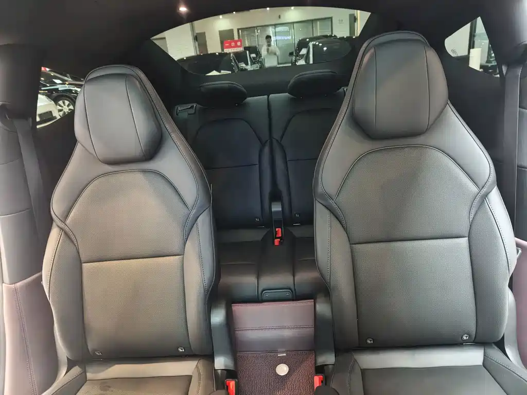 Tesla Model Y L — миниатюра 9