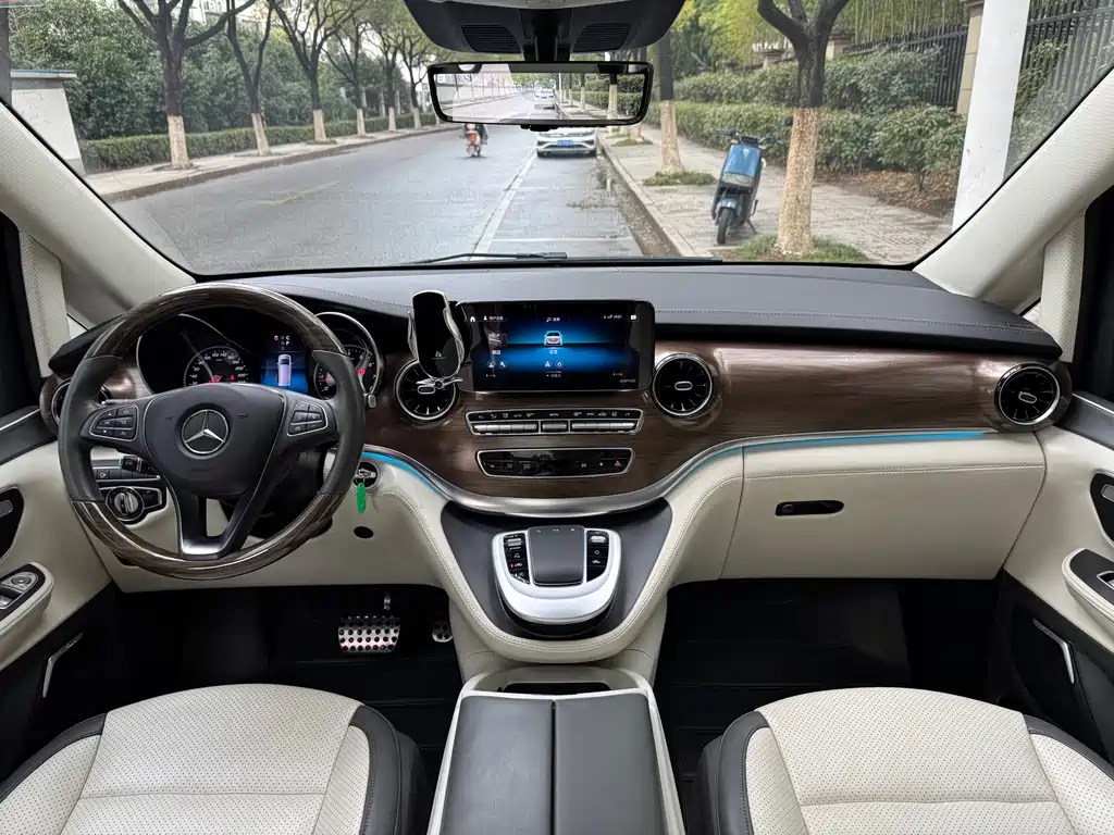 MERCEDES-BENZ V CLASS