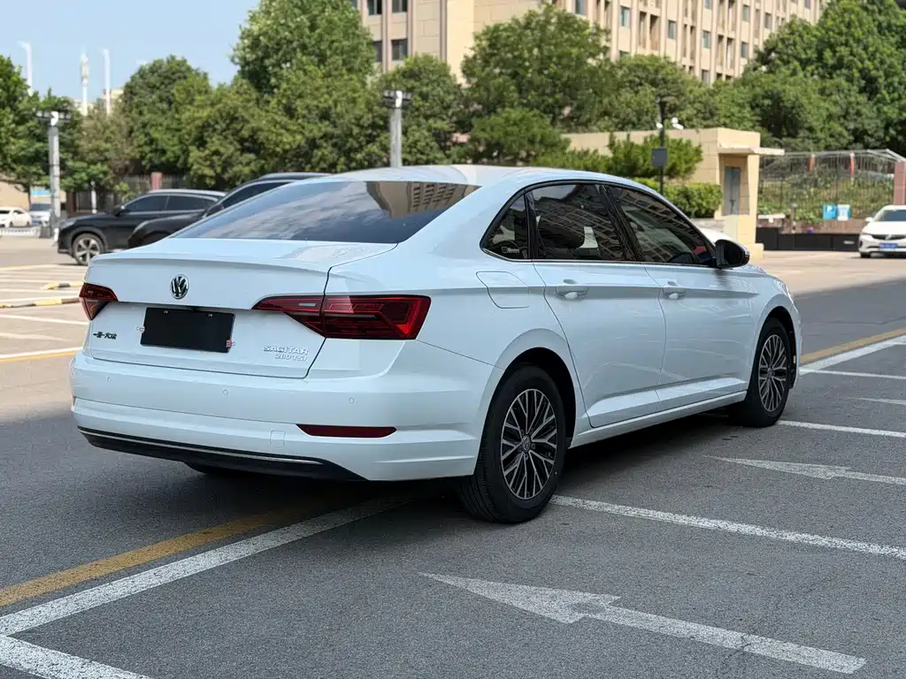 Volkswagen Sagitar - фото 4