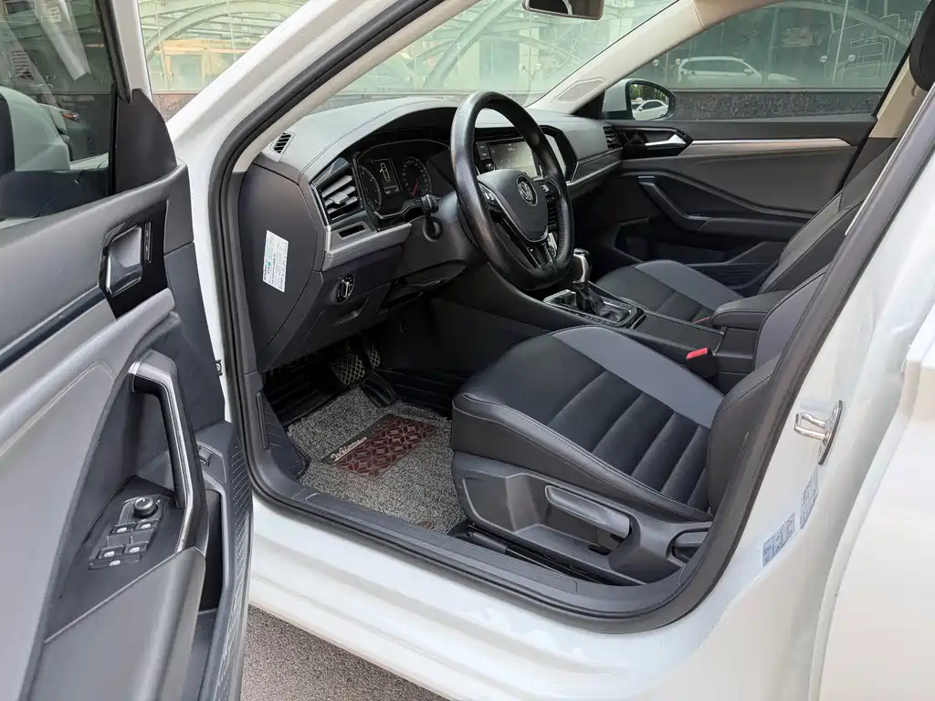 Volkswagen Sagitar - фото 11