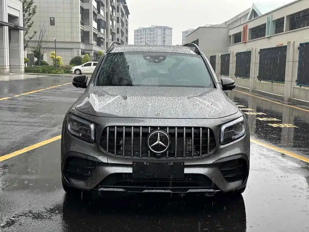 MERCEDES-BENZ GLB AMG