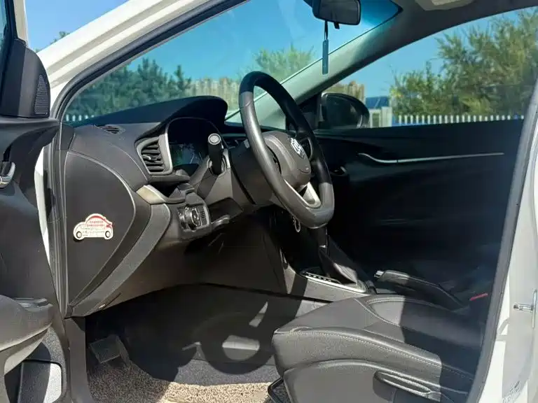 Buick Excelle — миниатюра 19