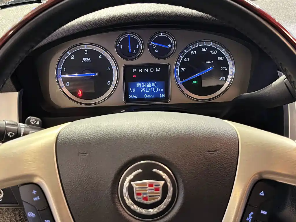 Cadillac Escalade — миниатюра 24