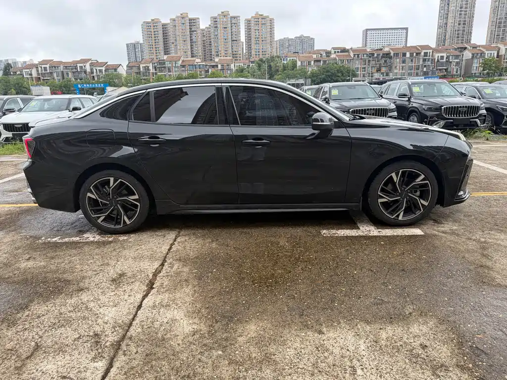 Lynk & Co 03 — миниатюра 4