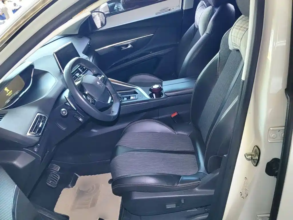 Peugeot 4008 — миниатюра 15