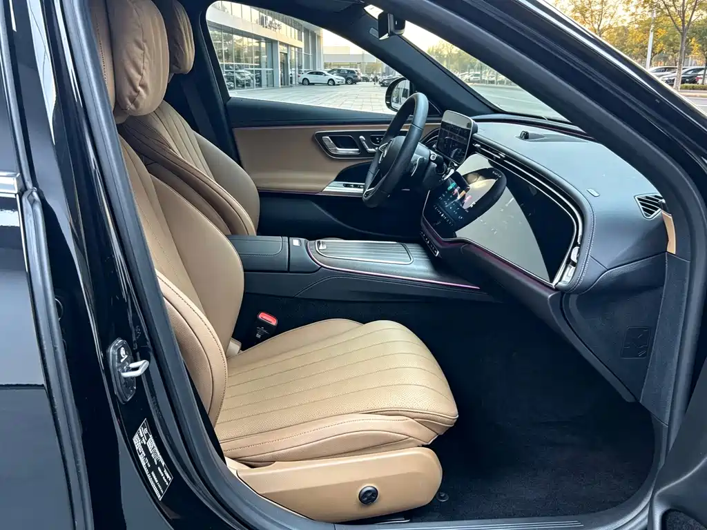 Mercedes-Benz E-Class — миниатюра 11