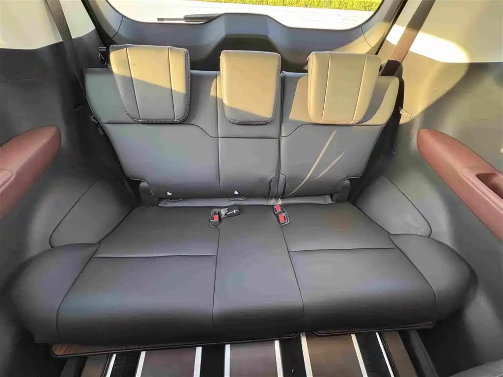 GAC Motor Trumpchi E8 PHEV — миниатюра 18