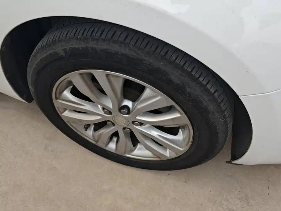 Buick Excelle — миниатюра 6