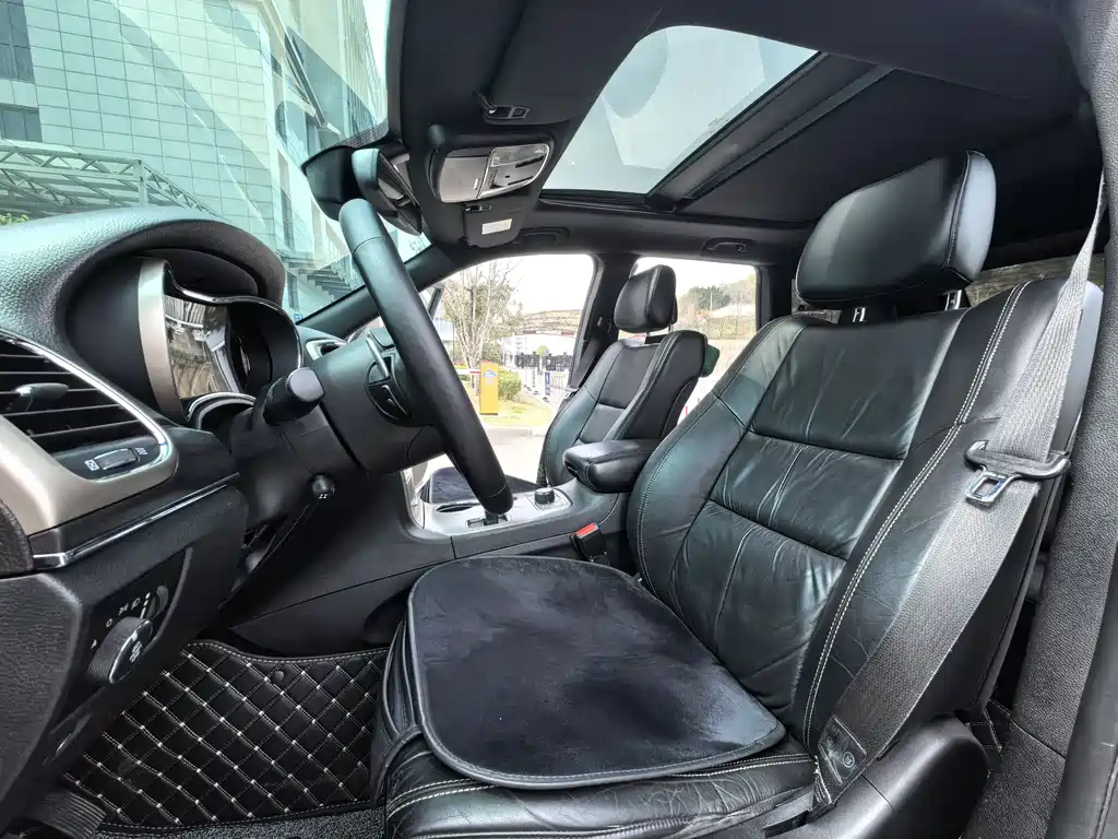 Jeep Grand Cherokee (Import) 3.0L Comfort Enjoy Navigation Edition, фото 22