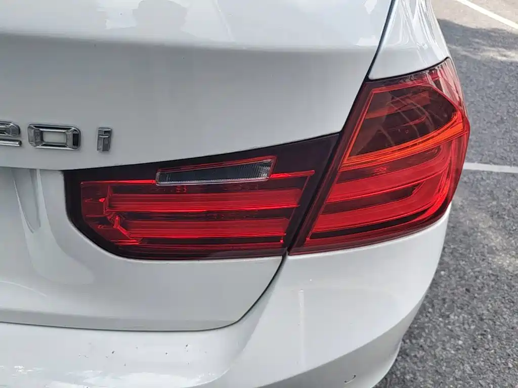 BMW 3 Series — миниатюра 8