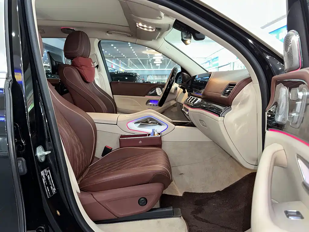 Mercedes-Benz GLS — миниатюра 8