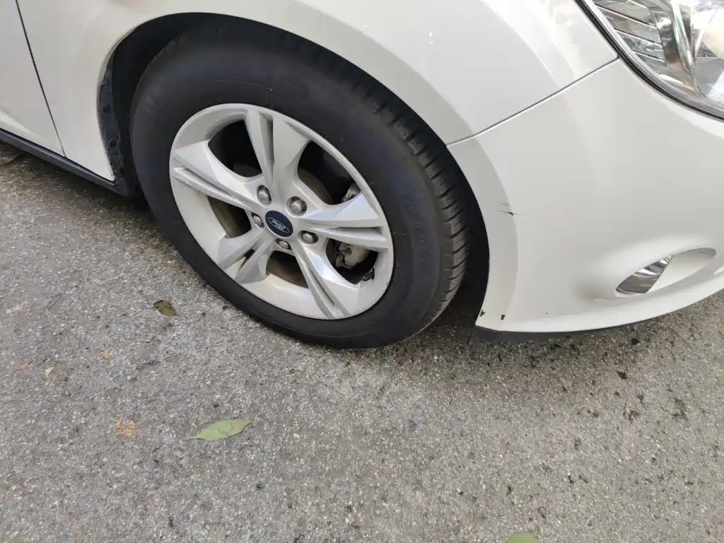 Ford Focus — миниатюра 8