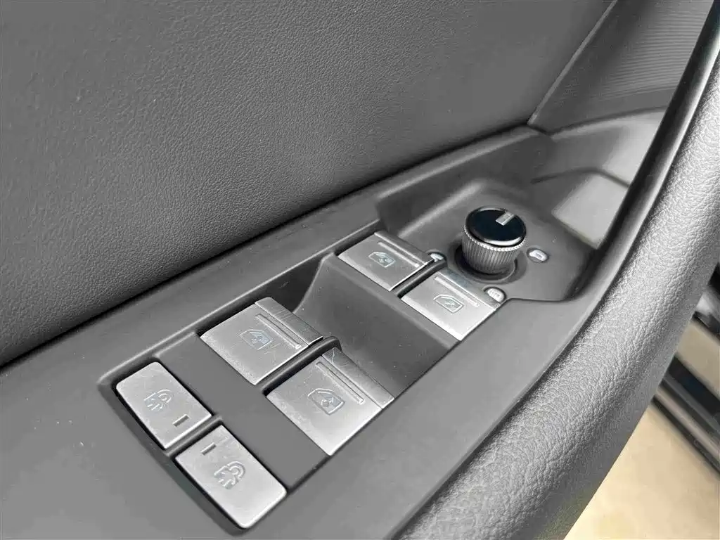 Audi A6L — миниатюра 7