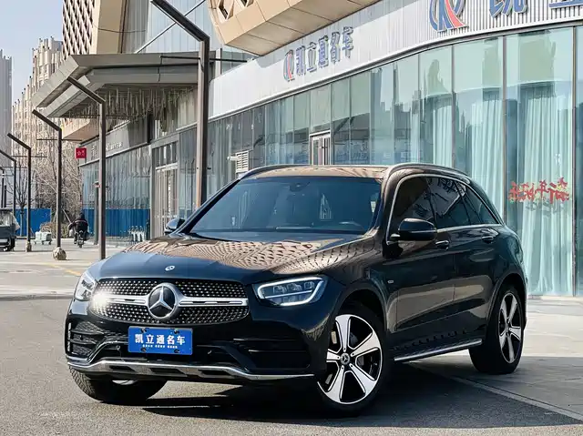 MERCEDES-BENZ GLC