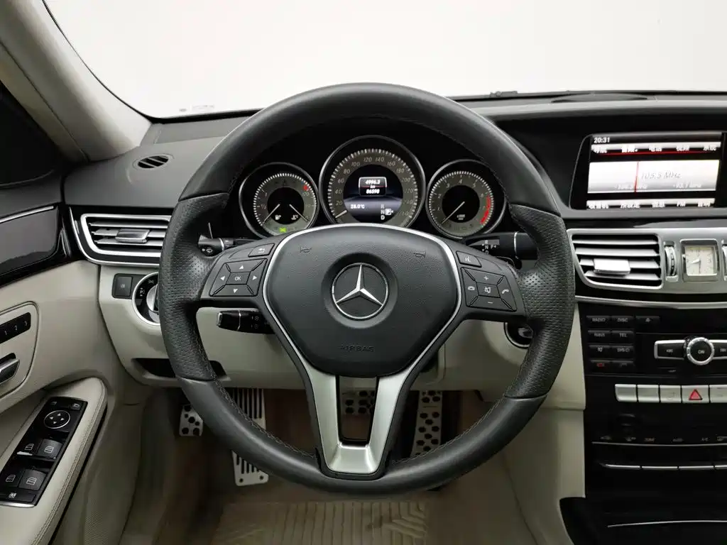 Mercedes-Benz E-Class — миниатюра 11
