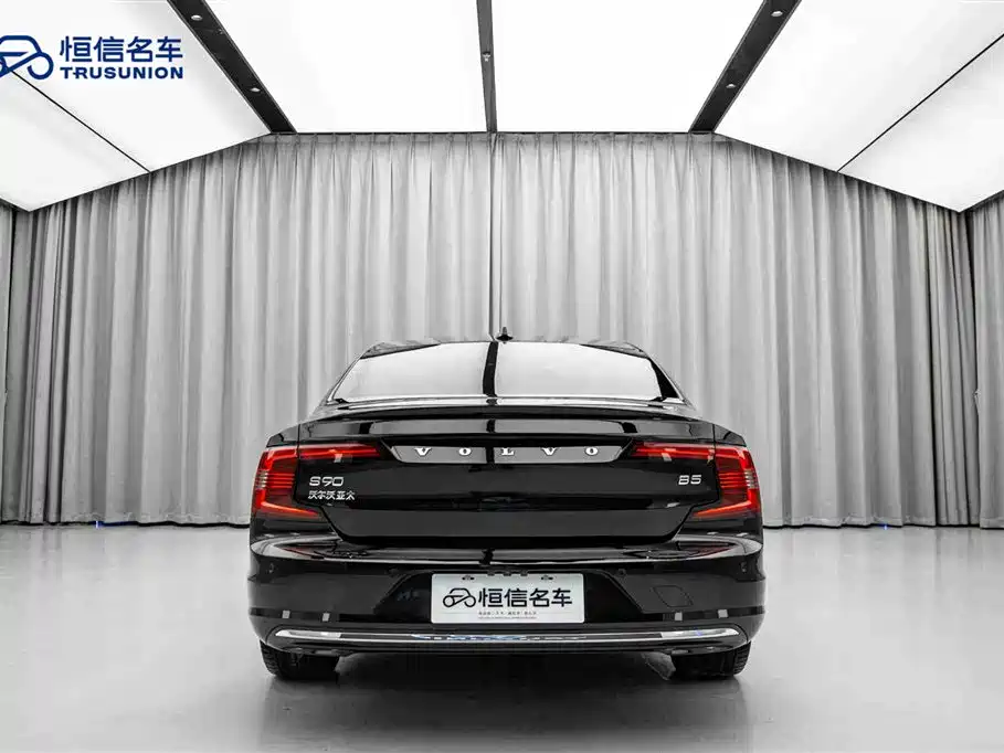 Volvo S90 2024 B5 Luxury