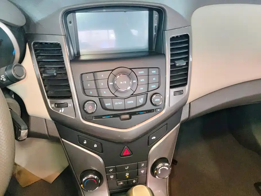 Chevrolet Cruze — миниатюра 13