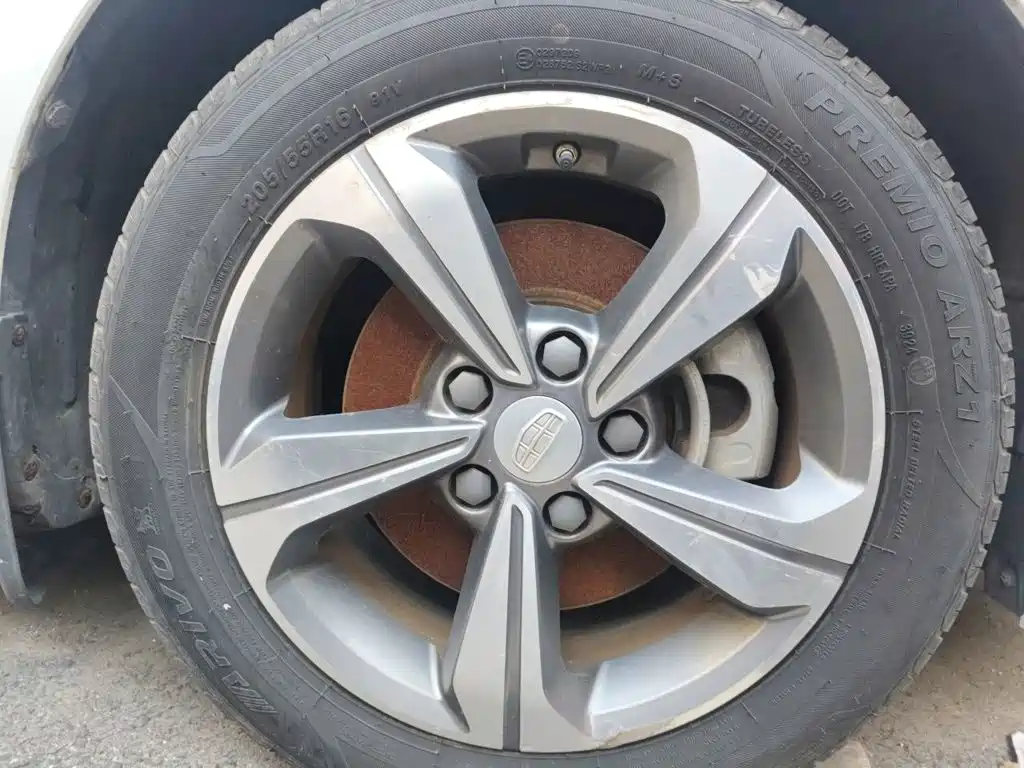 Geely Emgrand GL — миниатюра 10