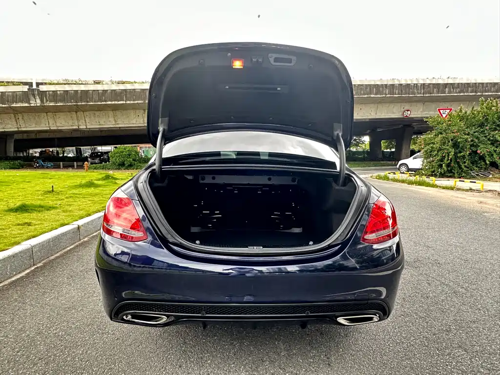 Mercedes-Benz C-Class — миниатюра 17