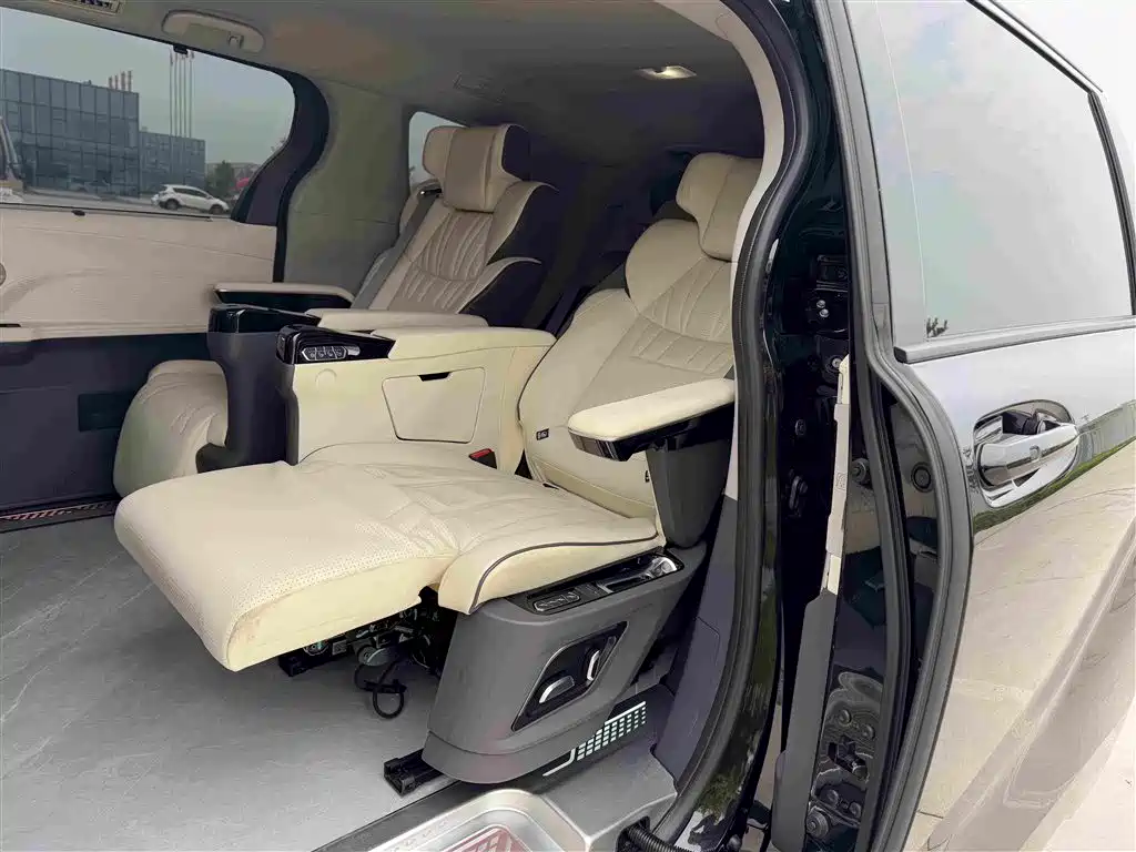Toyota Sienna — миниатюра 10