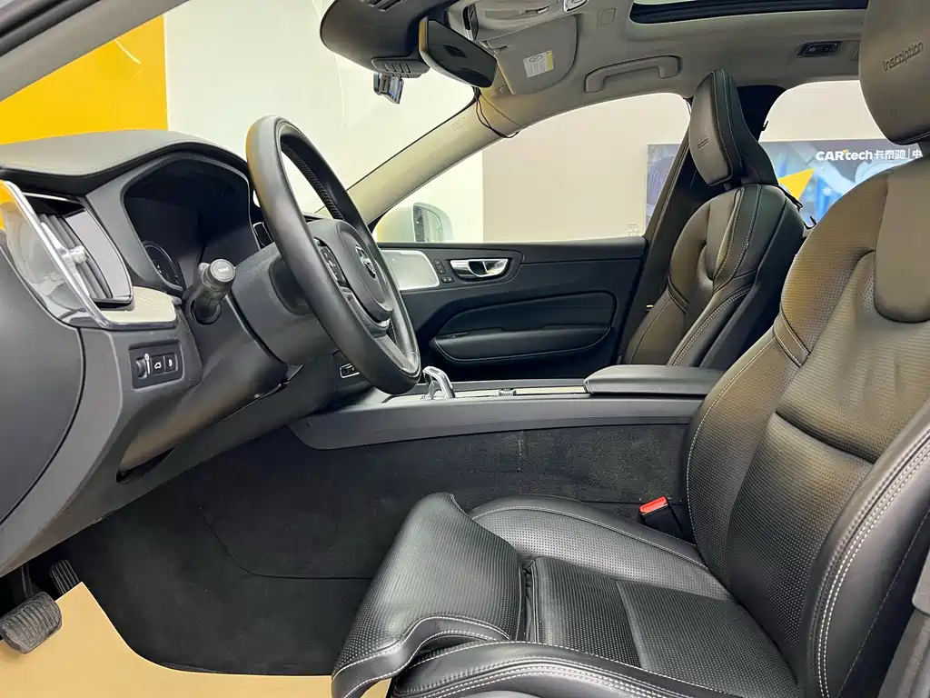 VOLVO XC60 PLUG IN HYBRID