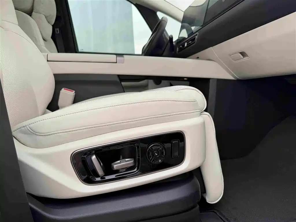 Li Auto Li MEGA — миниатюра 23