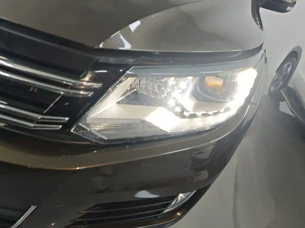 Volkswagen Tiguan — миниатюра 24