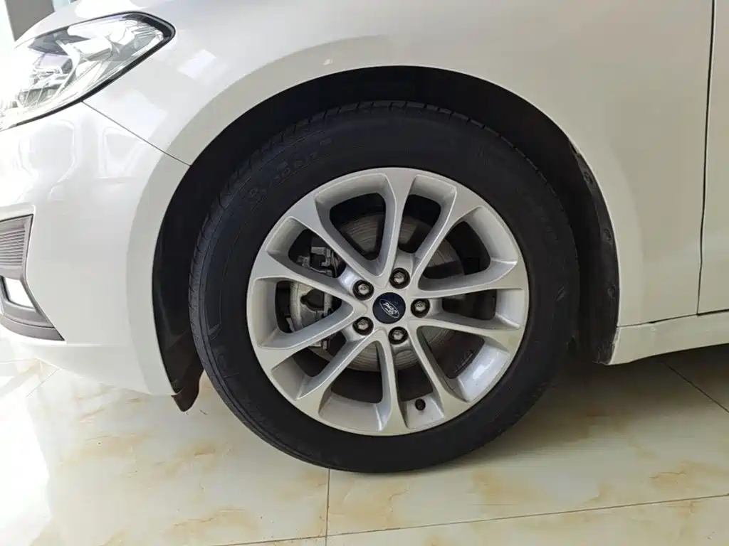 Ford Mondeo — миниатюра 23