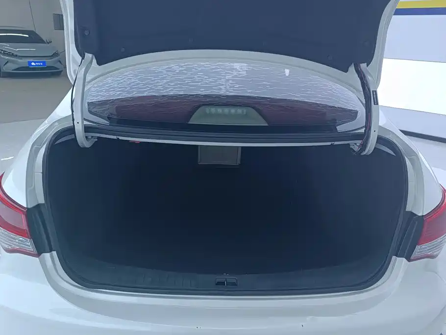 Nissan Sylphy — миниатюра 4