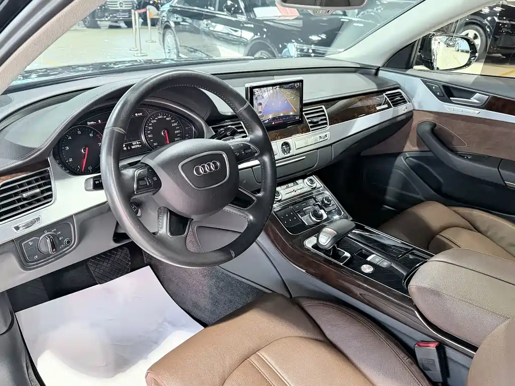 Audi A8 — миниатюра 5
