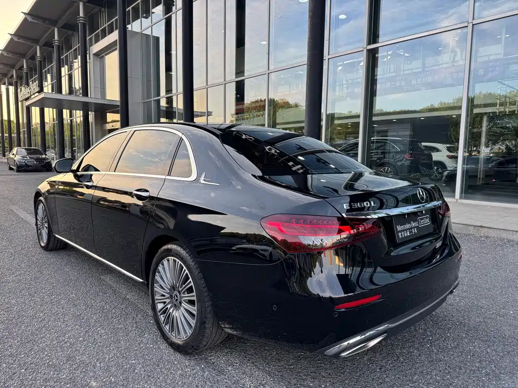 Mercedes-Benz E-Class — миниатюра 4