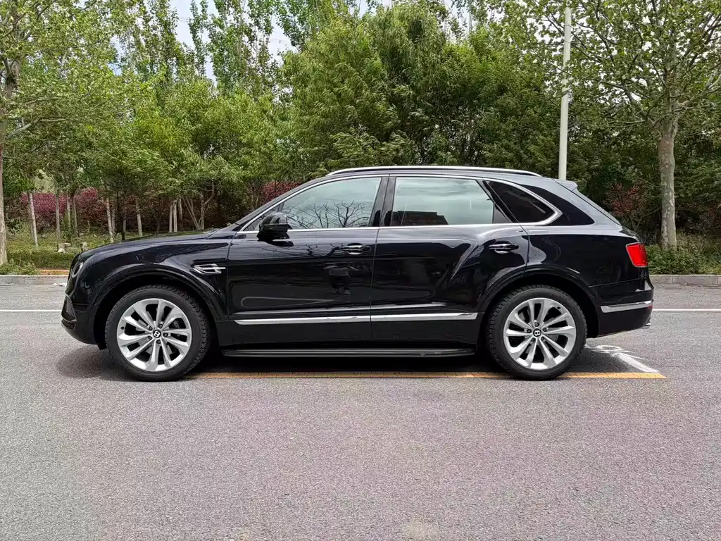 Bentley Bentayga — миниатюра 7