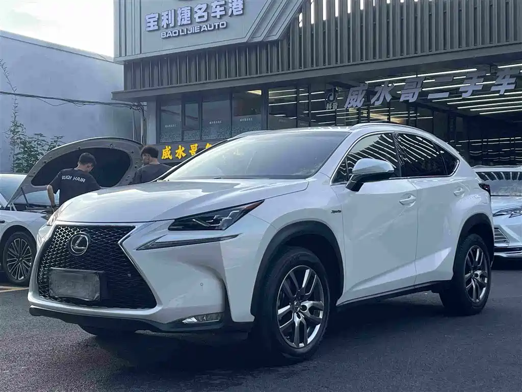 Lexus NX