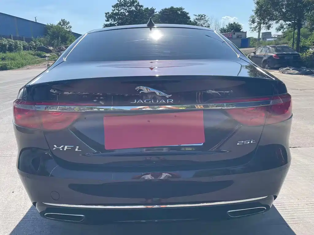 Jaguar XFL XFL 2.0T 250PS Premium Edition, фото 8