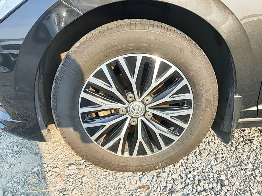 Volkswagen Sagitar — миниатюра 23