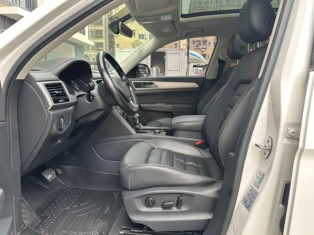 Volkswagen Teramont — миниатюра 4