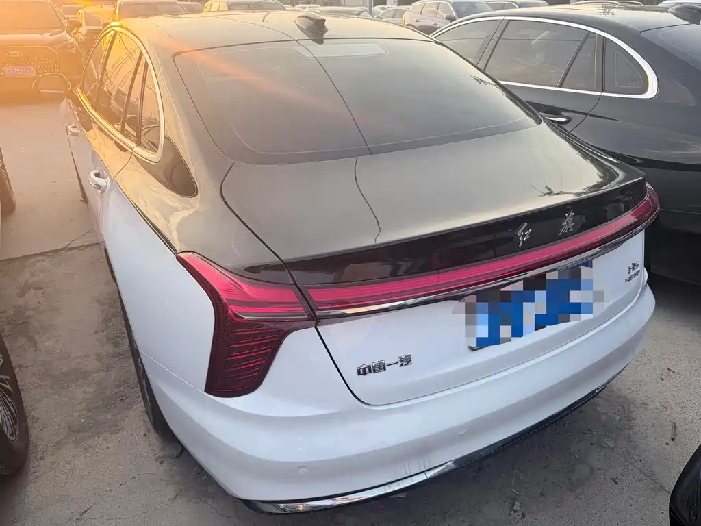 Hongqi Hongqi H5 — миниатюра 7